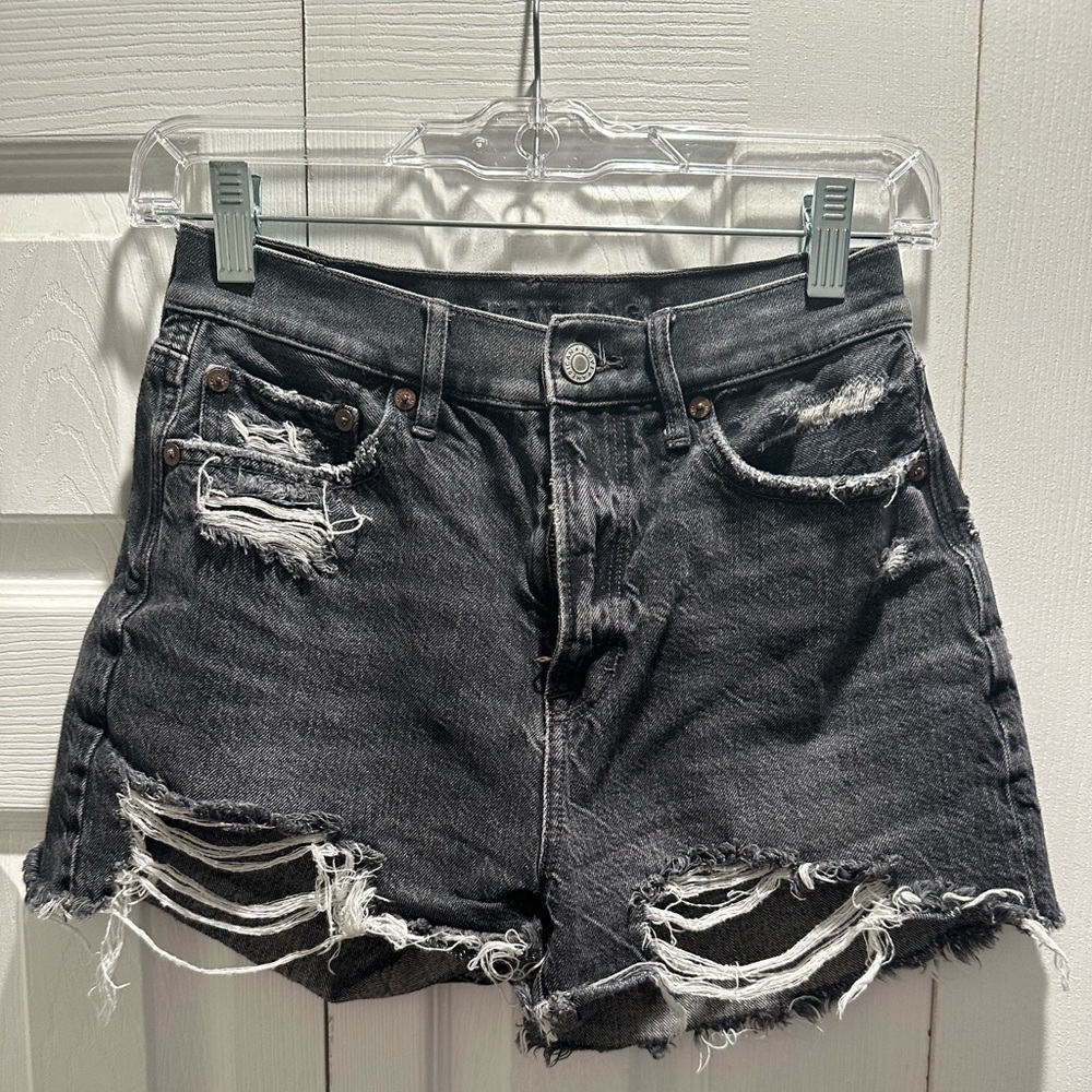 American Eagle Distressed High Rise 90s Cutoff Denim Shorts